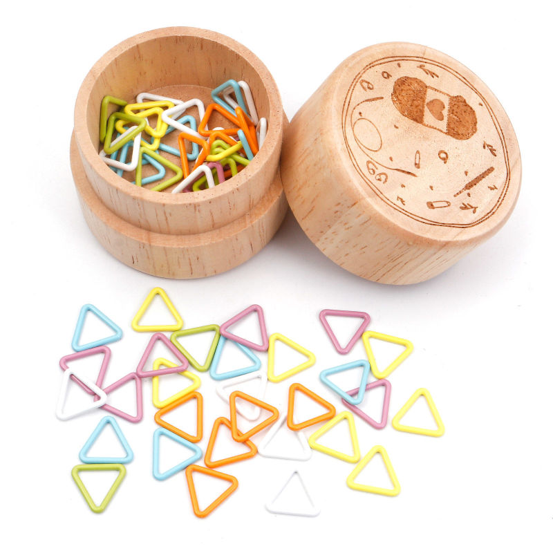 Marqueur de Maille en Alliage de Zinc Triangle Couleur au Hasard Laqué 13mm x 12mm, 1 Boîte ( 60PCs/Boîte)