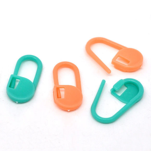 40 Epingles de Nourrice Plastique Vert & Orange 22x10mm